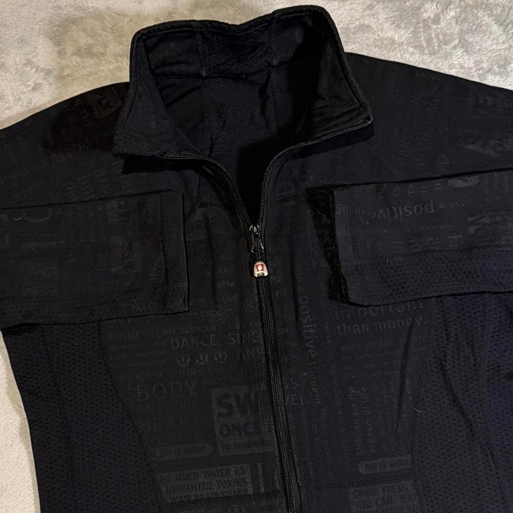Lululemon Define Jacket | Black Manifesto Print | Size 10